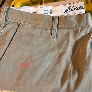 J12 Eddie Bauer Men’s Legend Wash Khakis Classic Fit 42Wx30L